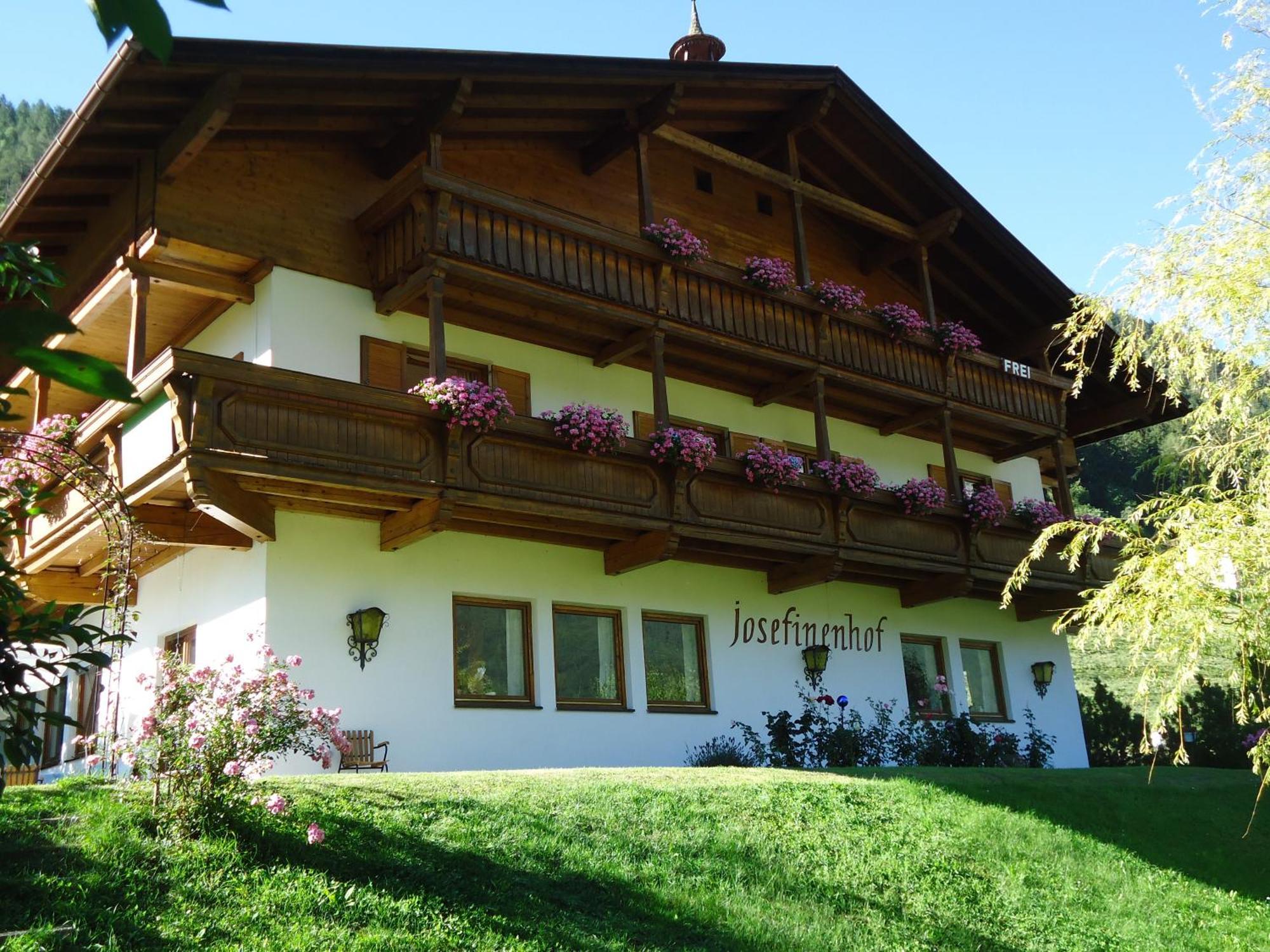 Hotel Josefinenhof Neustift im Stubaital Exterior foto