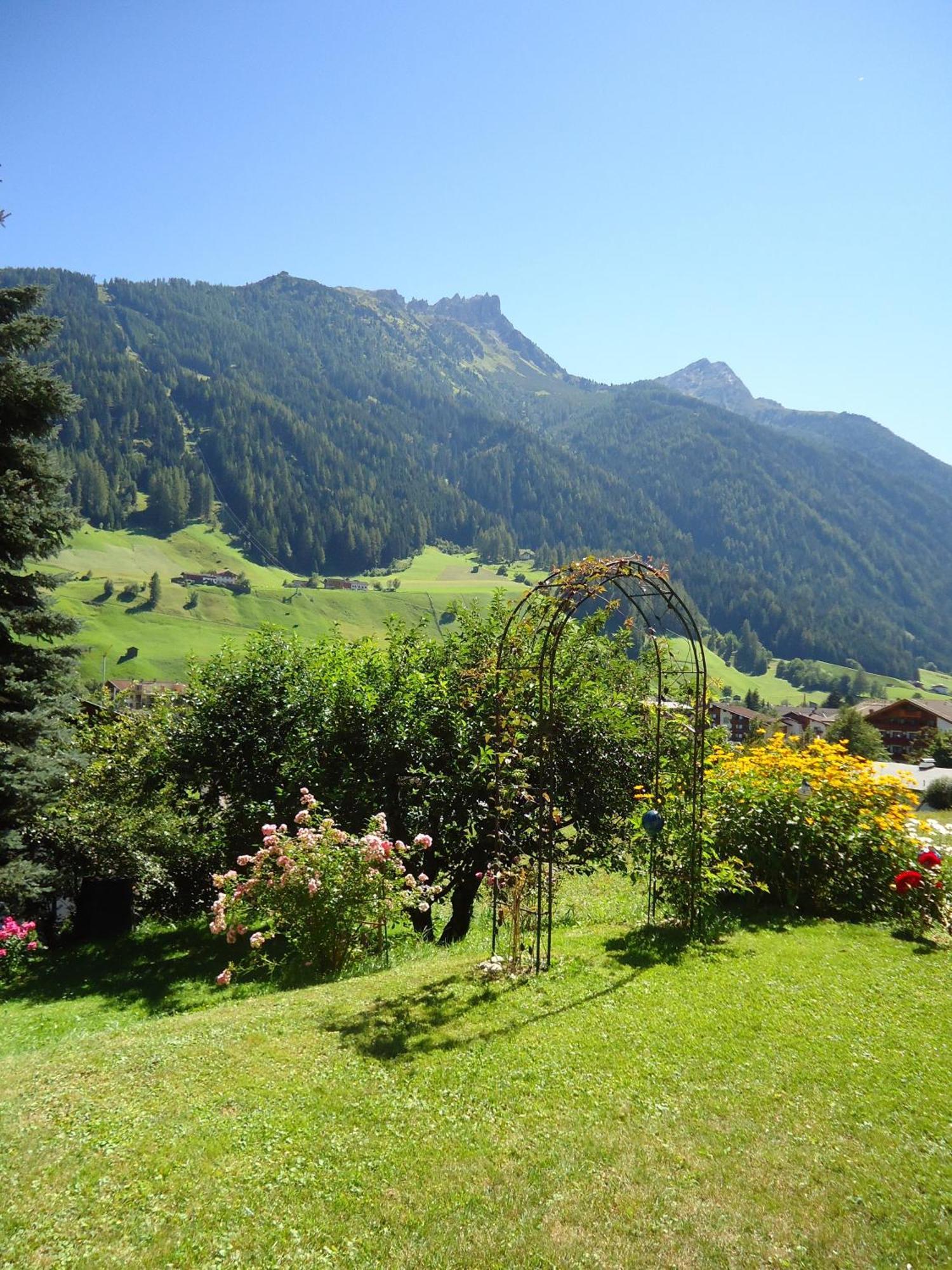 Hotel Josefinenhof Neustift im Stubaital Exterior foto